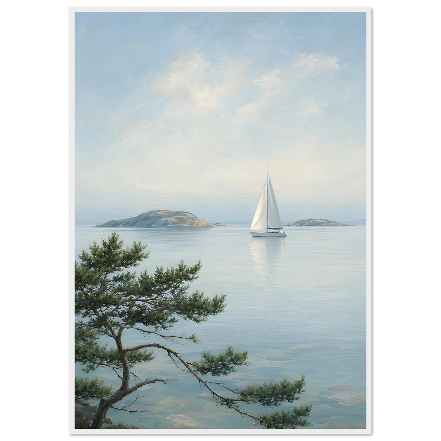 Maritim plakat med hvit seilbåt på stille sjø, svaberg og kystfuru i en lys nordisk skjærgård