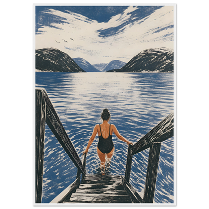 Kunstplakaten Fjordbad med en kvinne som går ned en tretrapp for å bade i en blå norsk fjord omgitt av fjell.