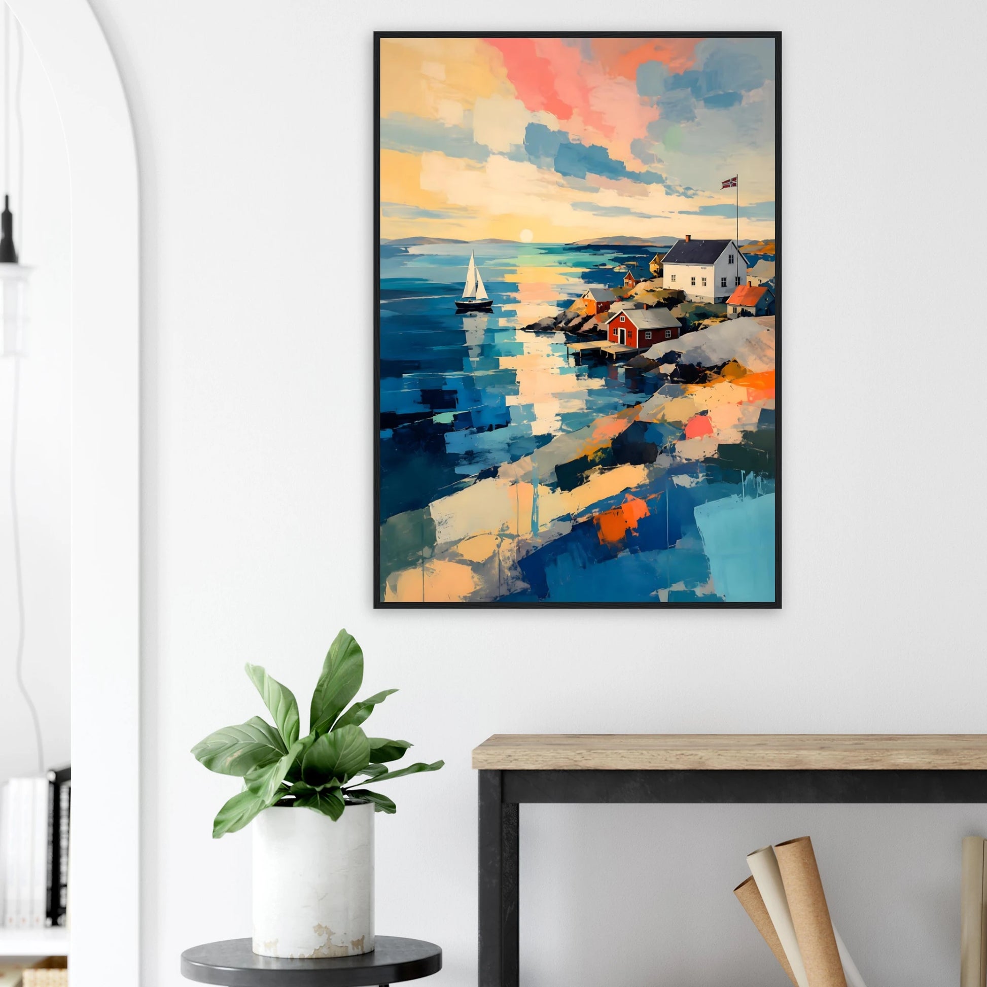 Fargerik kunstplakat av en skandinavisk kyst med sjø, seilbåt, røde naust og moderne maleriske penselstrøk.