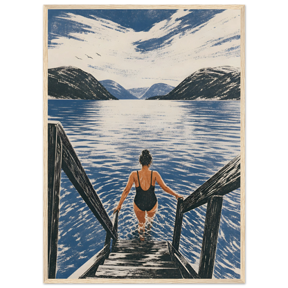 Kunstplakaten Fjordbad med en kvinne som går ned en tretrapp for å bade i en blå norsk fjord omgitt av fjell.