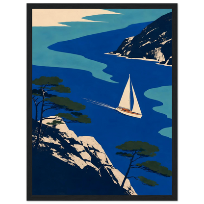 Grafisk maritim plakat med seilbåt mellom blått hav, svaberg og kystfuruer