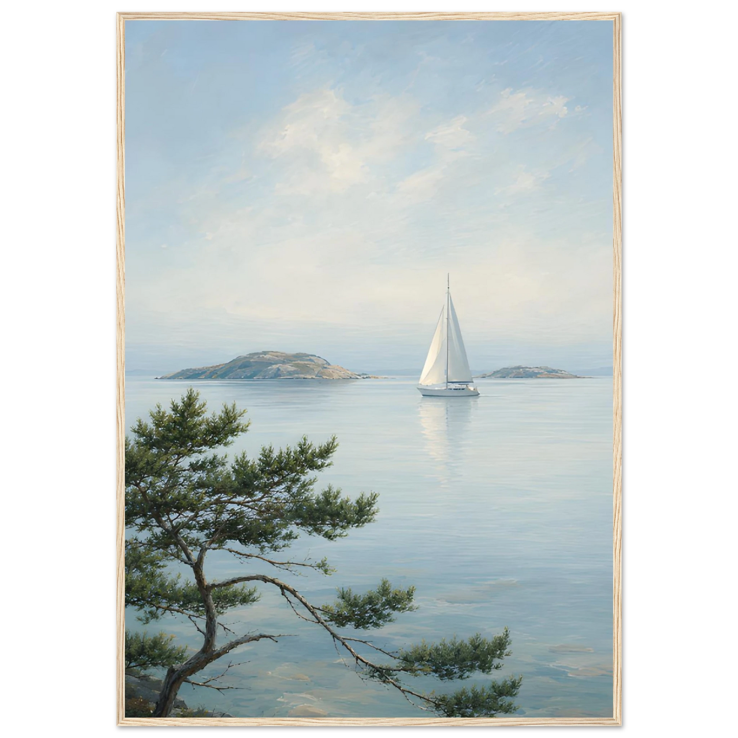 Maritim plakat med hvit seilbåt på stille sjø, svaberg og kystfuru i en lys nordisk skjærgård